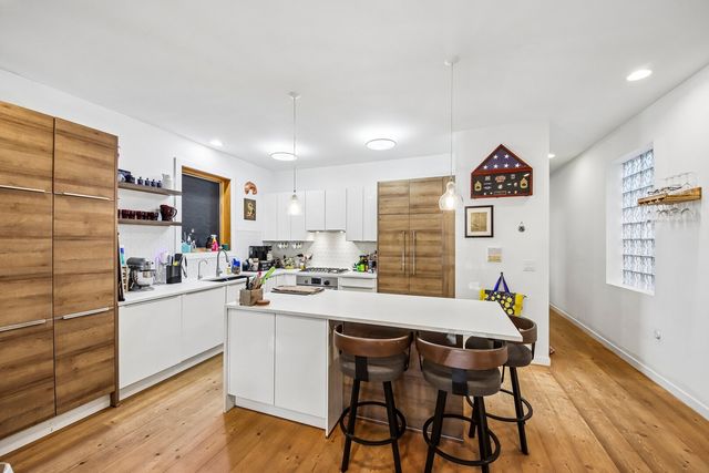 1050 N MARSHFIELD Avenue 1, Chicago, IL 60622