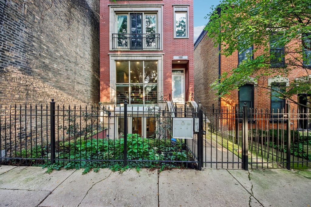 1050 N MARSHFIELD Avenue 1, Chicago, IL 60622