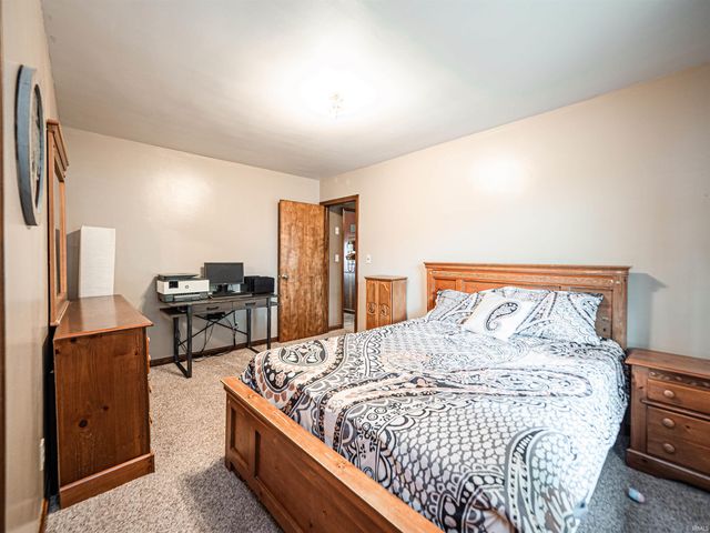 9830 Winery Road, Wadesville, IN 47638