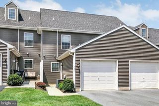 732 FARMWOOD LN, Lebanon, PA 17042