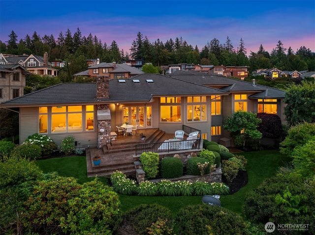 3052 NE Harrison Street, Issaquah, WA 98029