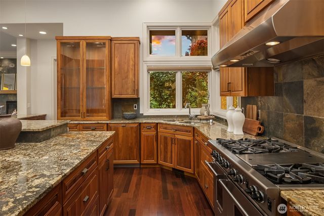 3052 NE Harrison Street, Issaquah, WA 98029