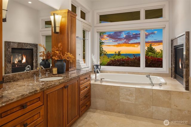 3052 NE Harrison Street, Issaquah, WA 98029