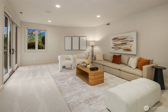 3052 NE Harrison Street, Issaquah, WA 98029