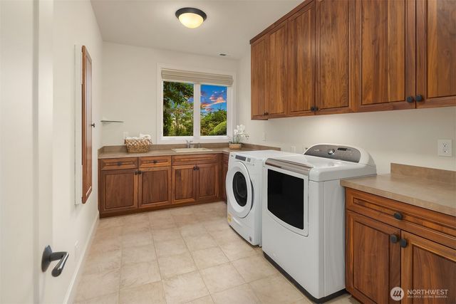 3052 NE Harrison Street, Issaquah, WA 98029