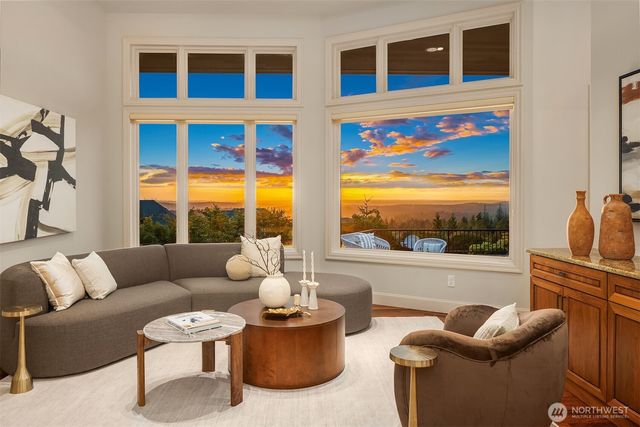 3052 NE Harrison Street, Issaquah, WA 98029