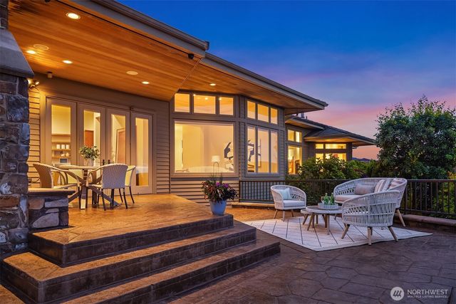 3052 NE Harrison Street, Issaquah, WA 98029