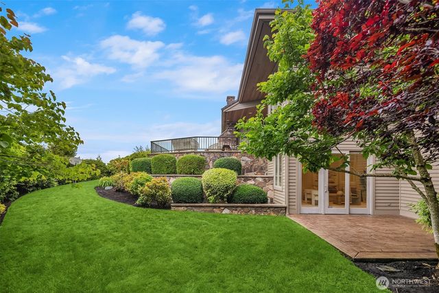 3052 NE Harrison Street, Issaquah, WA 98029