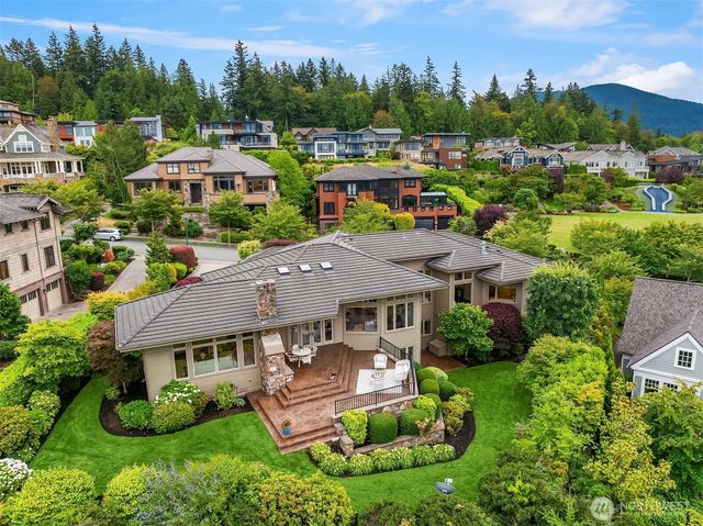 3052 NE Harrison Street, Issaquah, WA 98029