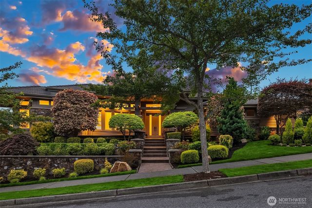 3052 NE Harrison Street, Issaquah, WA 98029