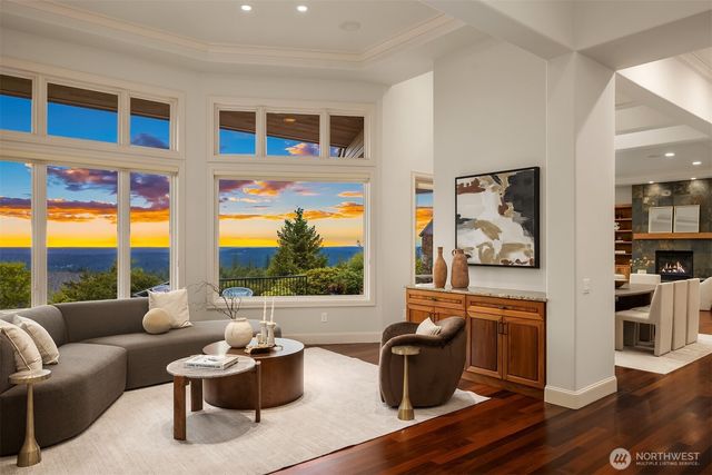 3052 NE Harrison Street, Issaquah, WA 98029