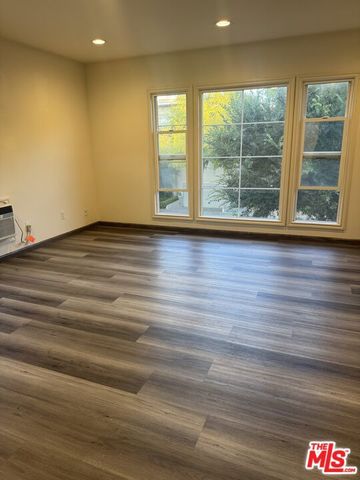 133 S Crescent Drive 8, Beverly Hills, CA 90212