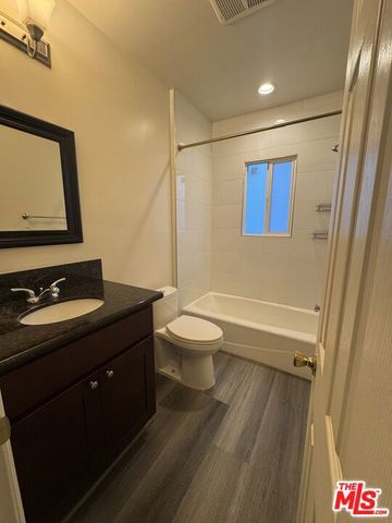 133 S Crescent Drive 8, Beverly Hills, CA 90212