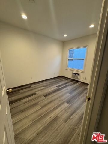 133 S Crescent Drive 8, Beverly Hills, CA 90212