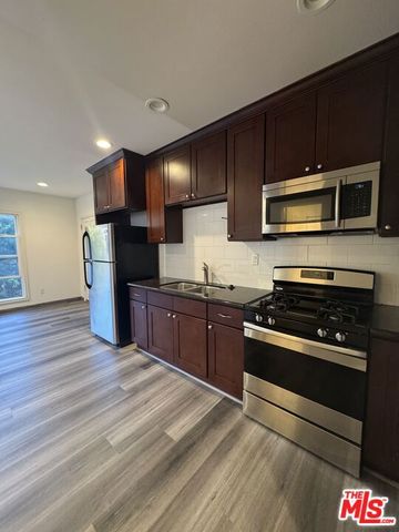 133 S Crescent Drive 8, Beverly Hills, CA 90212