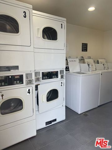 133 S Crescent Drive 8, Beverly Hills, CA 90212