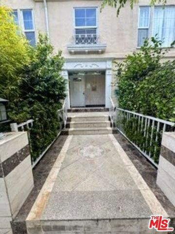 133 S Crescent Drive 8, Beverly Hills, CA 90212