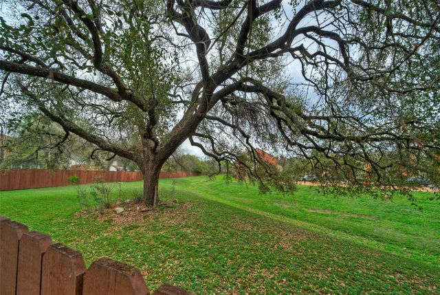 8105 Elkhorn Mountain TRL, Austin, TX 78729