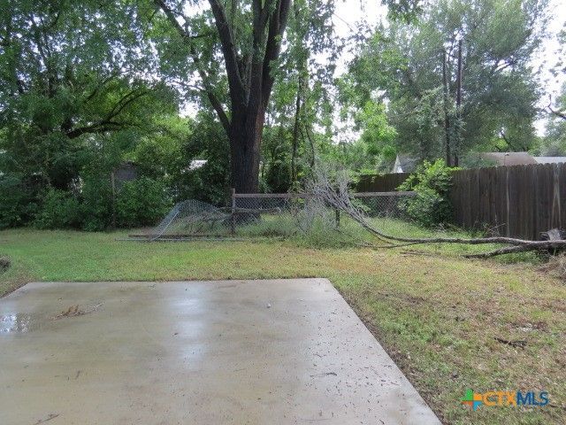 313 Mary Street, Rockdale, TX 76567