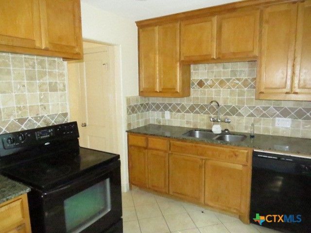 313 Mary Street, Rockdale, TX 76567