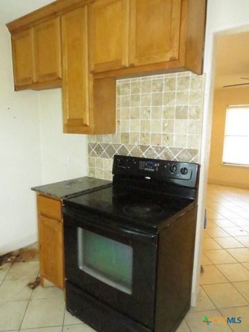 313 Mary Street, Rockdale, TX 76567