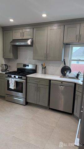 25 Mountain Avenue, North Plainfield, NJ 07060