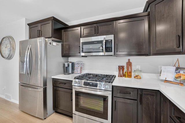 1350 Arrowood CIRCLE W, Oconomowoc, WI 53066
