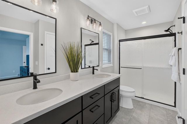 1350 Arrowood CIRCLE W, Oconomowoc, WI 53066