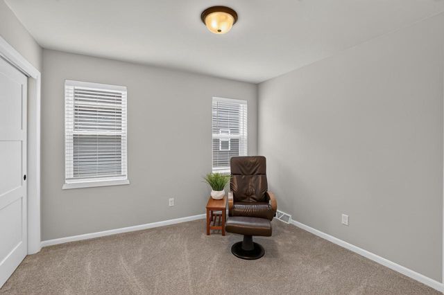 1350 Arrowood CIRCLE W, Oconomowoc, WI 53066