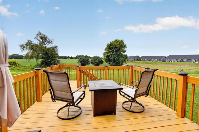 1350 Arrowood CIRCLE W, Oconomowoc, WI 53066