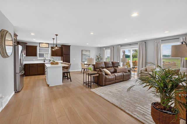 1350 Arrowood CIRCLE W, Oconomowoc, WI 53066