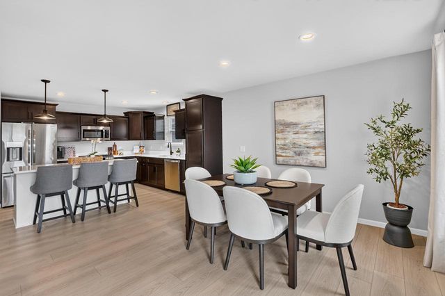1350 Arrowood CIRCLE W, Oconomowoc, WI 53066