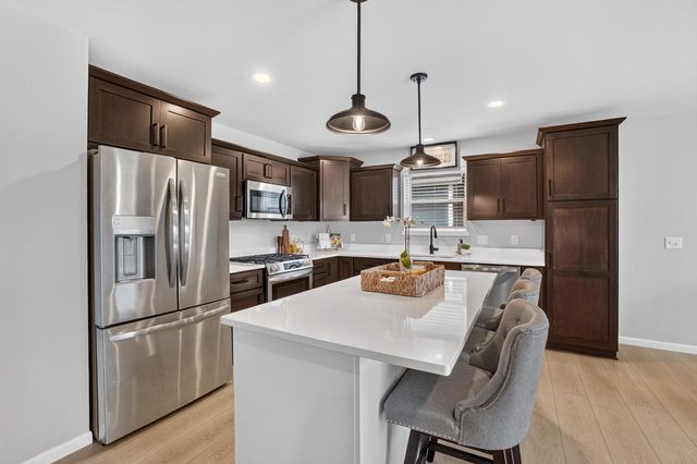 1350 Arrowood CIRCLE W, Oconomowoc, WI 53066