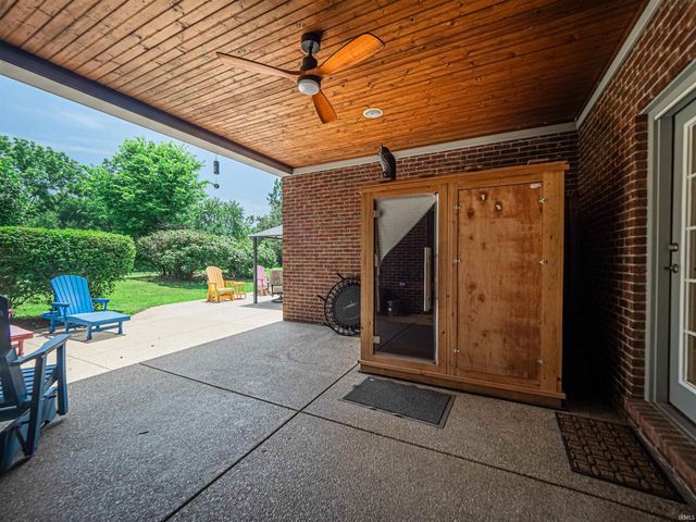 6288 Woodsboro Road, Newburgh, IN 47630