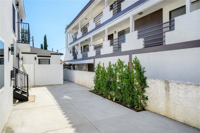 1025 Linden Avenue B, Glendale, CA 91201
