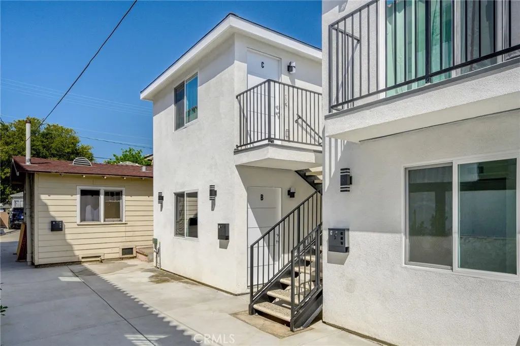 1025 Linden Avenue B, Glendale, CA 91201