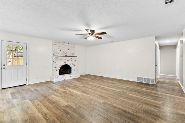 1705 Santa Clara Court, Grand Prairie, TX 75051