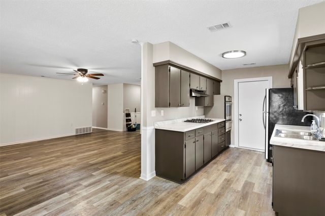 1705 Santa Clara Court, Grand Prairie, TX 75051