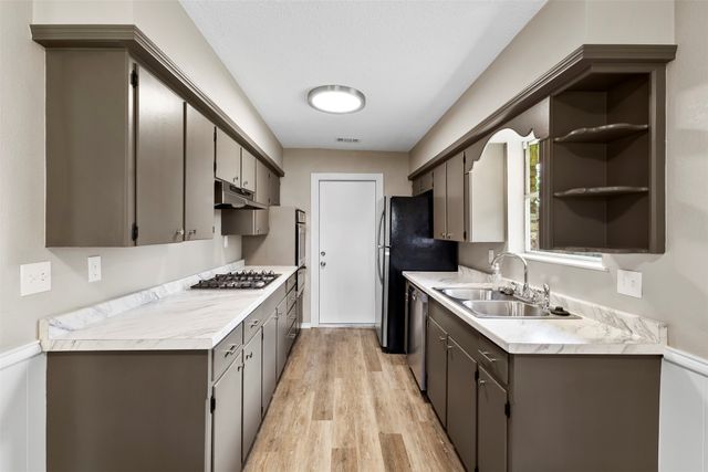 1705 Santa Clara Court, Grand Prairie, TX 75051