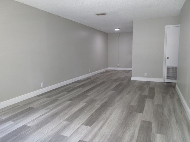 8601 NW 35th Street 9, Coral Springs, FL 33065