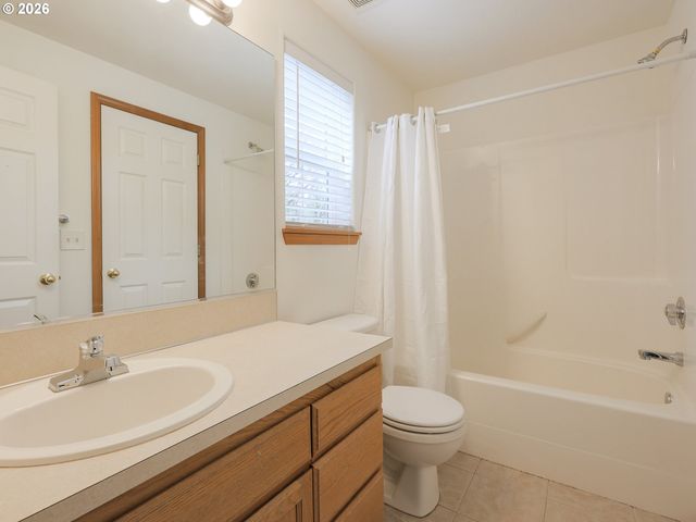 5213 Se COOT Way, Hillsboro, OR 97123