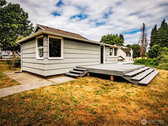 120 Phoenix Street NE, Olympia, WA 98506