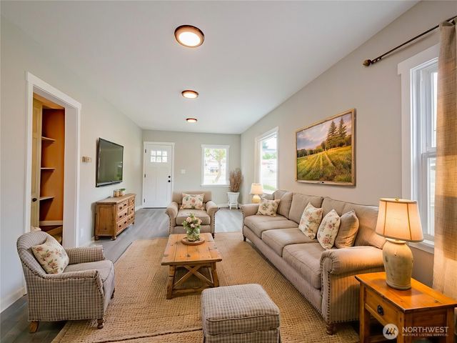 120 Phoenix Street NE, Olympia, WA 98506