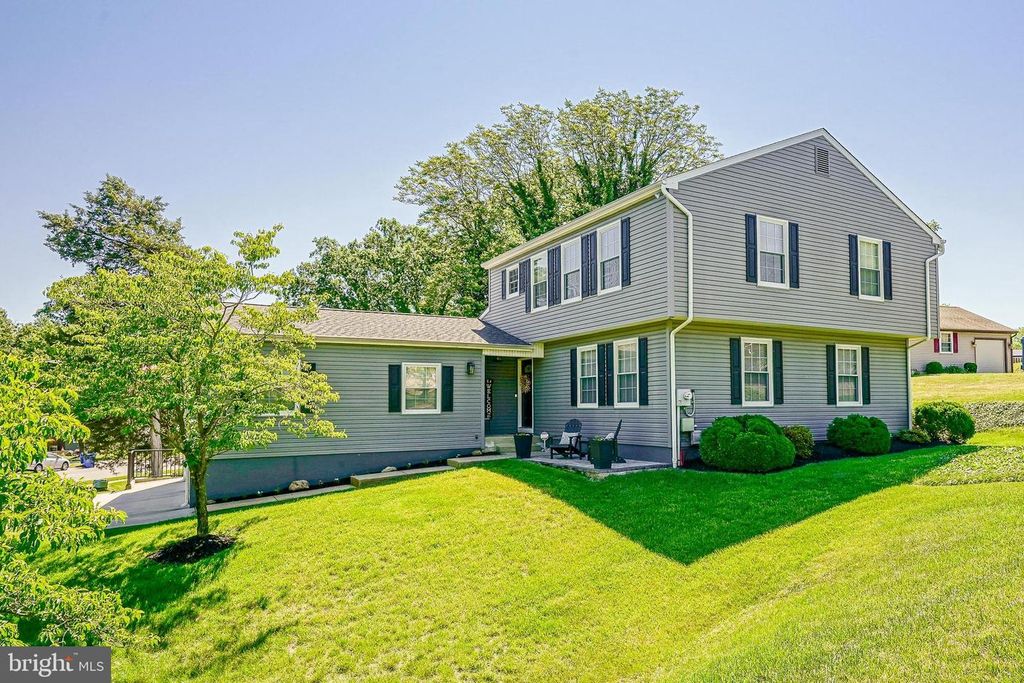 1794 WITHERSPOON CT, Turnersville, NJ 08012