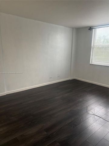 3660 NE 166th St 215, North Miami Beach, FL 33160