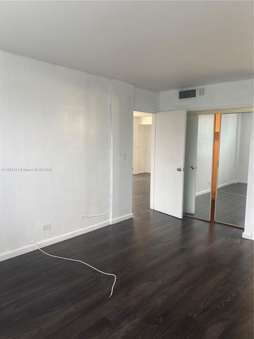 3660 NE 166th St 215, North Miami Beach, FL 33160