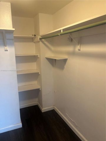 3660 NE 166th St 215, North Miami Beach, FL 33160