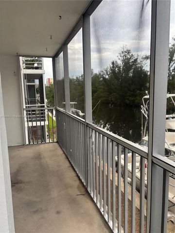 3660 NE 166th St 215, North Miami Beach, FL 33160