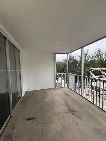 3660 NE 166th St 215, North Miami Beach, FL 33160
