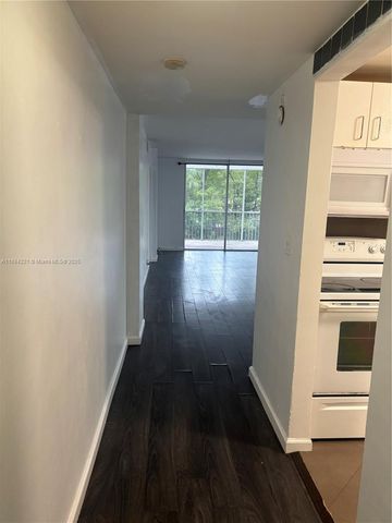 3660 NE 166th St 215, North Miami Beach, FL 33160